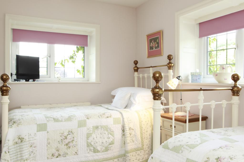 Beechmount Country House Bed & Breakfast Near Sawrey Стая снимка